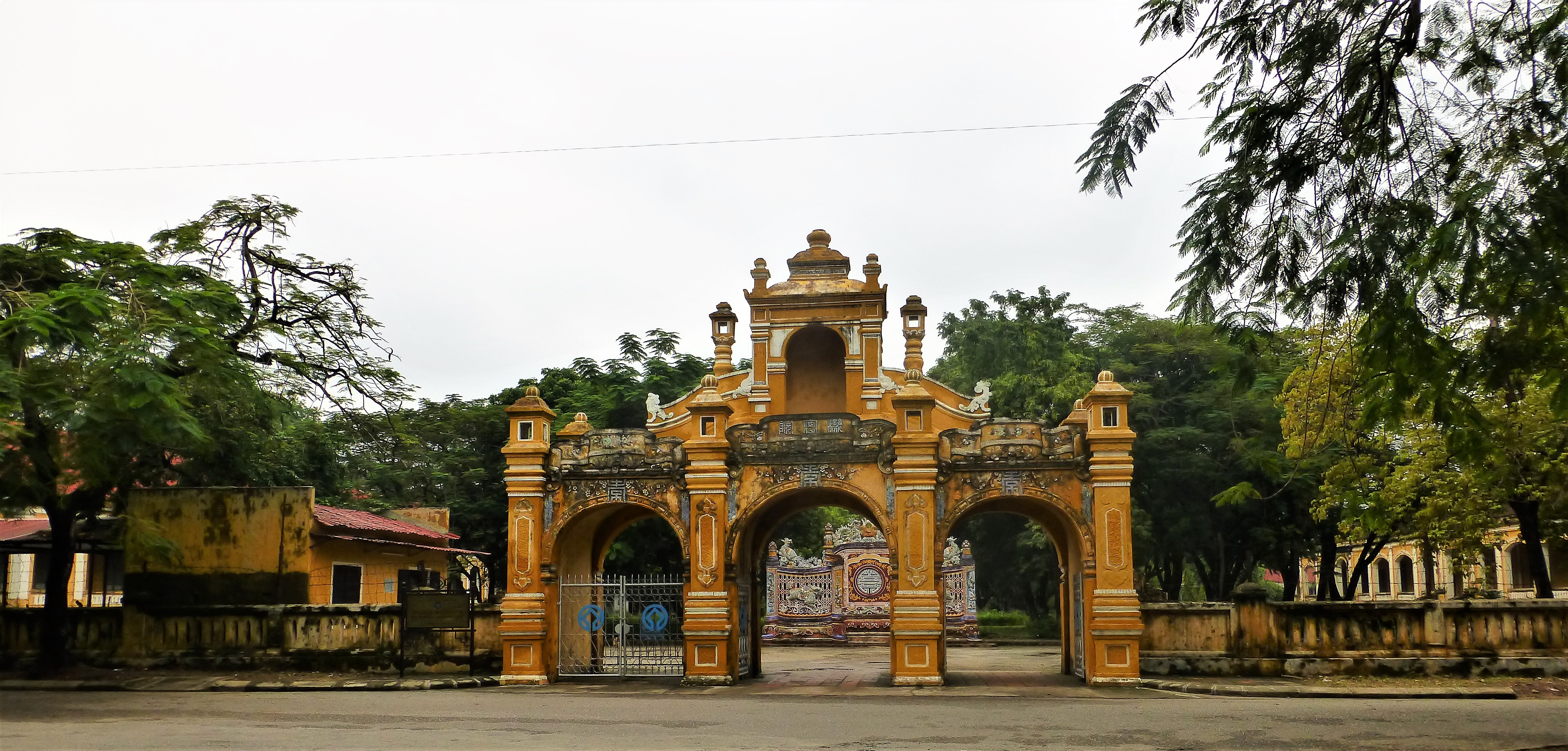 I did a tour on the outside too, just to see those gates. Not much else to see on that outside though....just Hue life in the streets of Hue.. And I did love that too!!