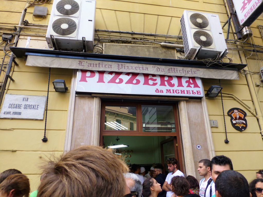 Lekkerste Pizza Ooit! De Pizza van Da Michele in Napels, Italië