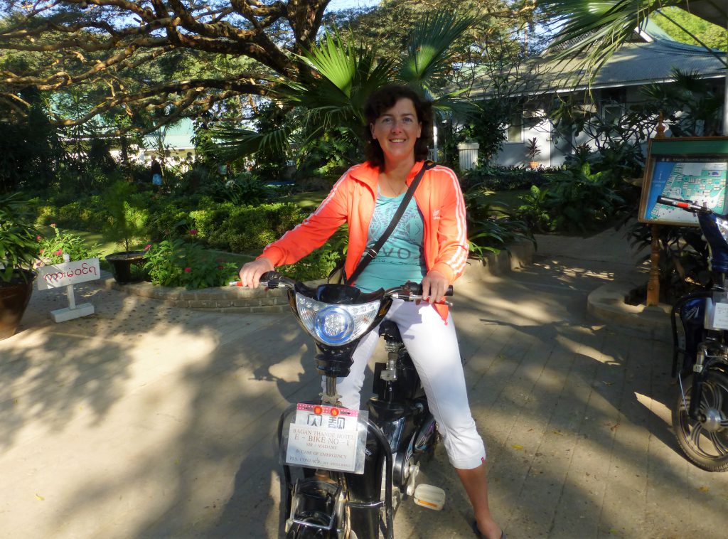 Elektrische fiets in Bagan, Myanmar