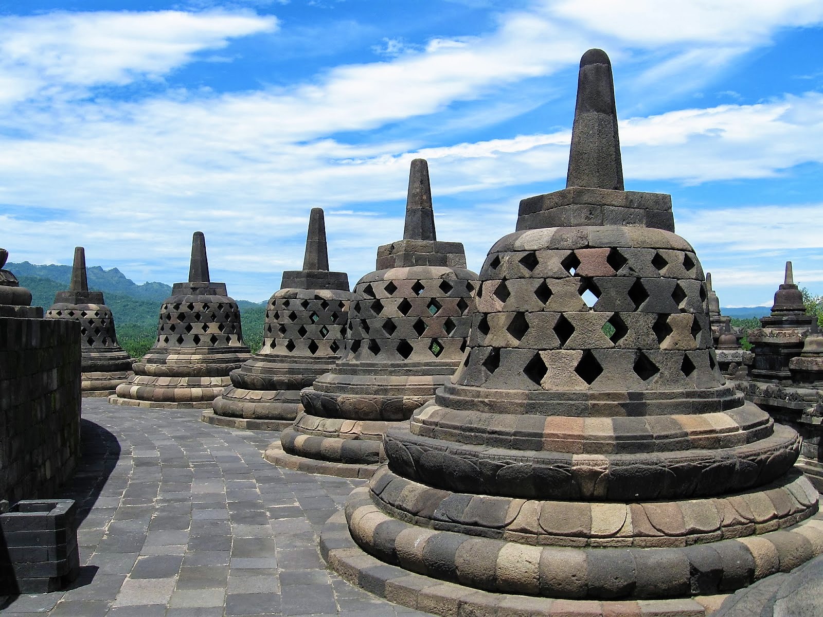 Visiting the Borobudur on Java, Indonesia - Largest Buddhist Temple ...