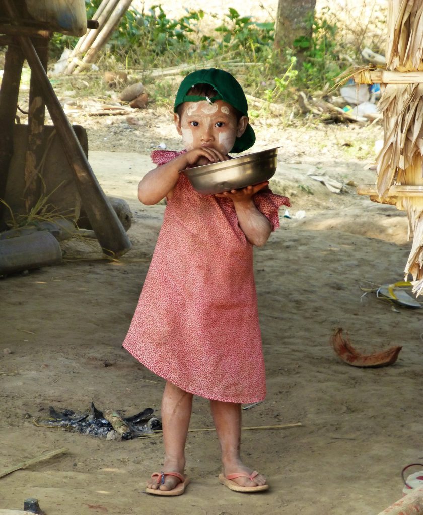 Vissersdorp bezoeken nabij Chaung Thar - Myanmar