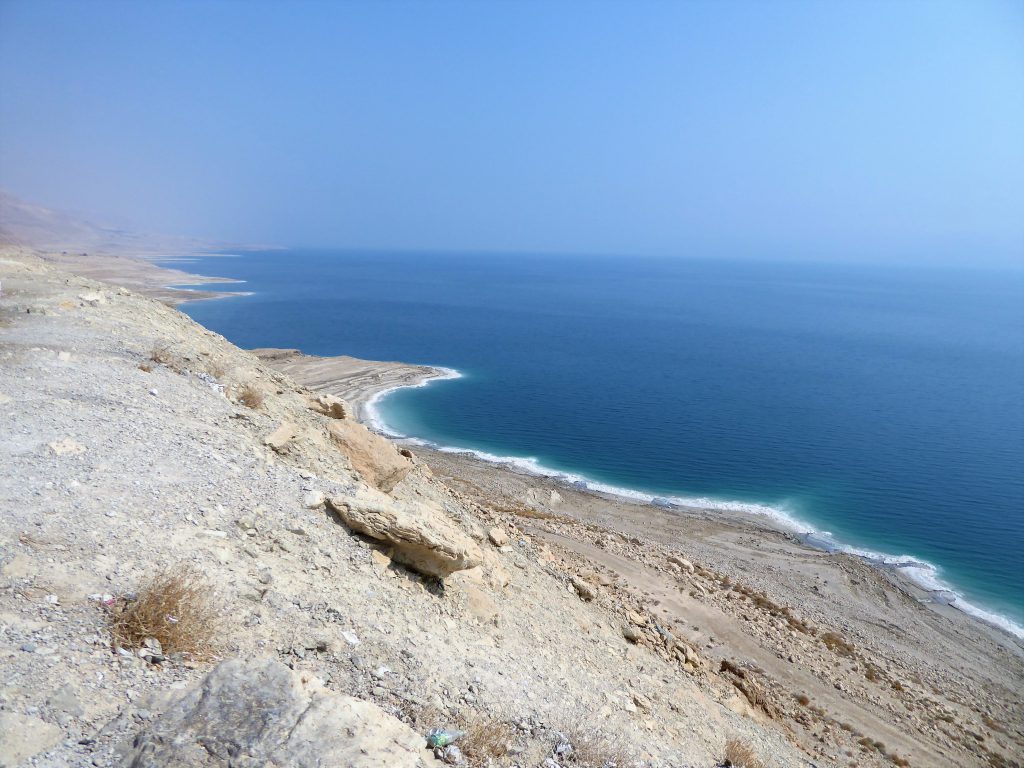 Drijven in de Dode Zee