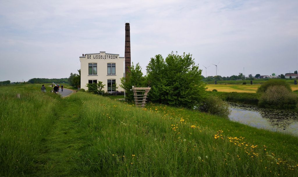 Hiking the Hanzestedenpad - SP11 - Hiking along the river IJssel - The Netherlands