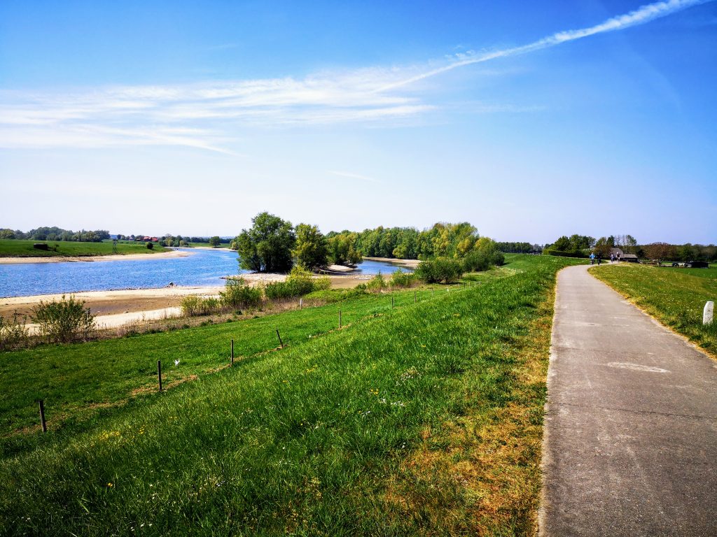 Hiking the Hanzestedenpad - SP11 - Hiking along the river IJssel - The Netherlands