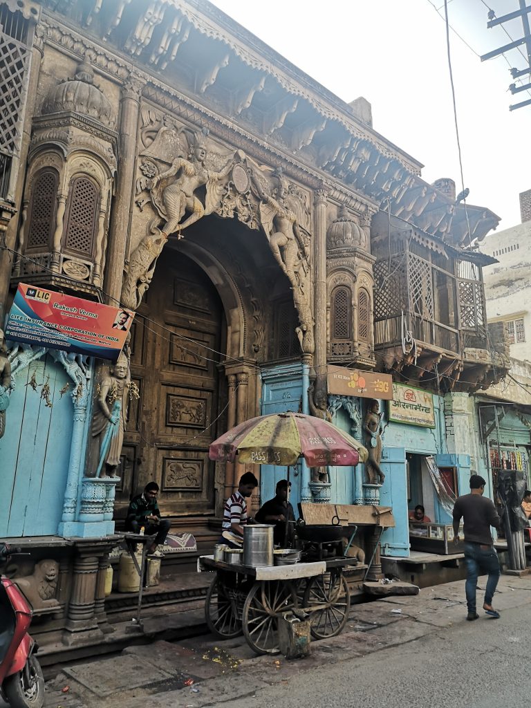 Streetfood in front of an old temple - Mathura