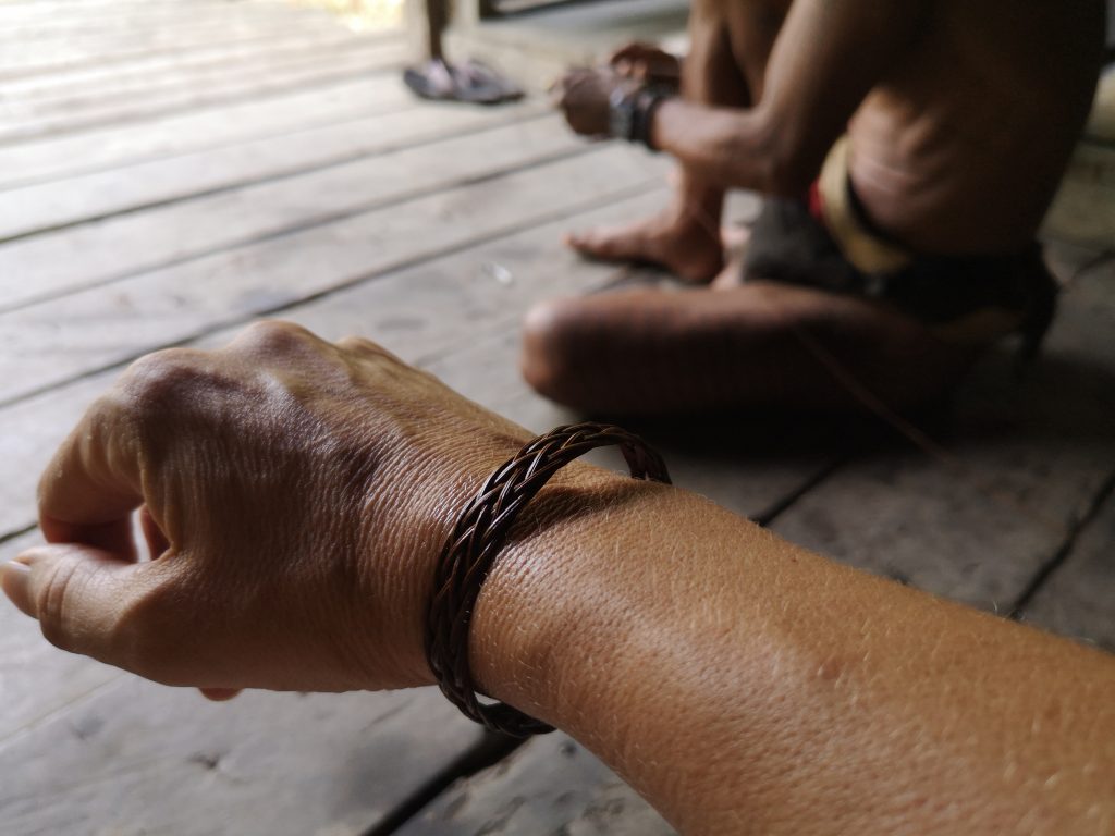 Armbandje gemaakt door Sjamaan Gresik