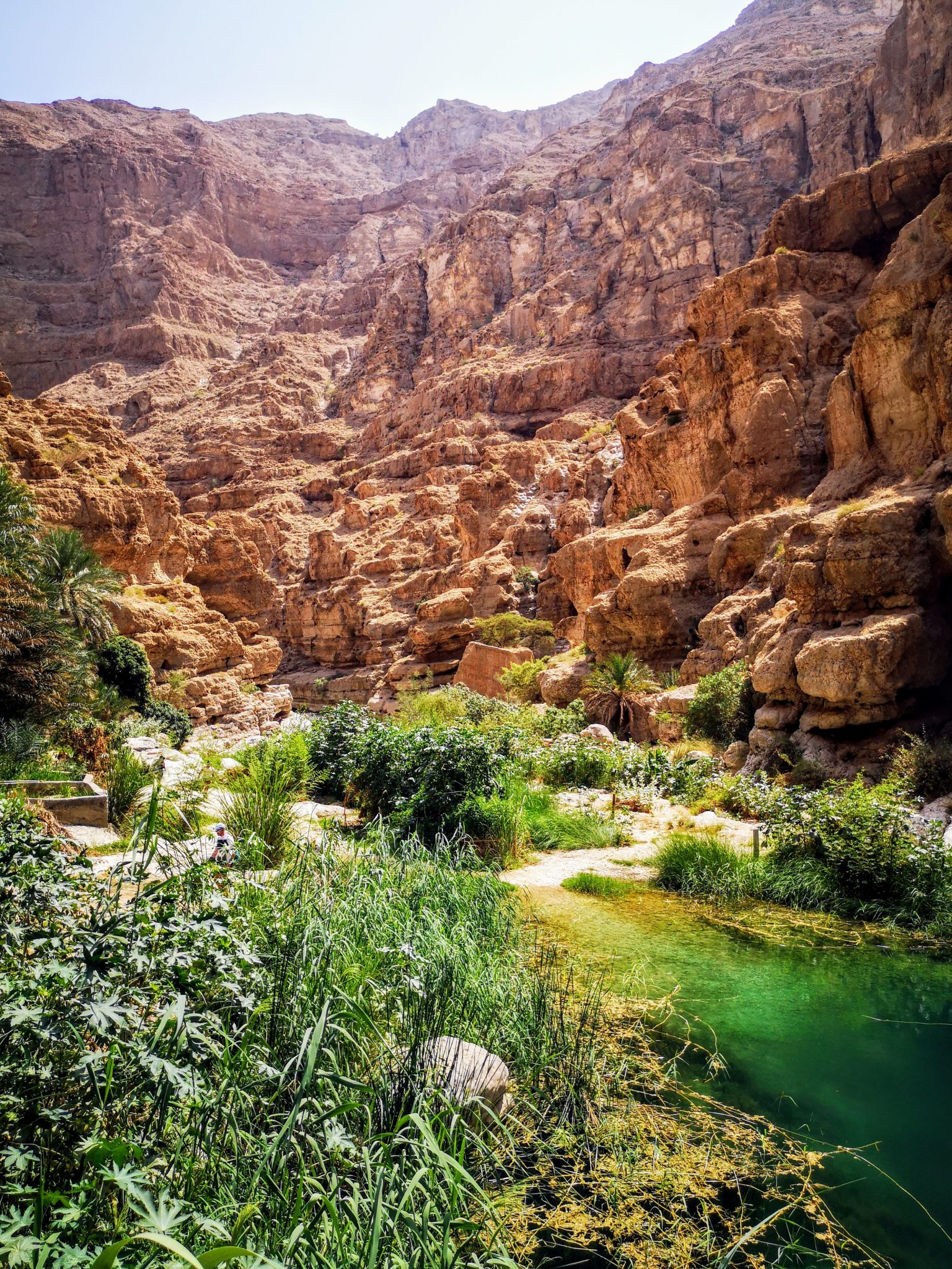 hiking-in-the-wadi-shab-sur-oman-safe-and-healthy-travel