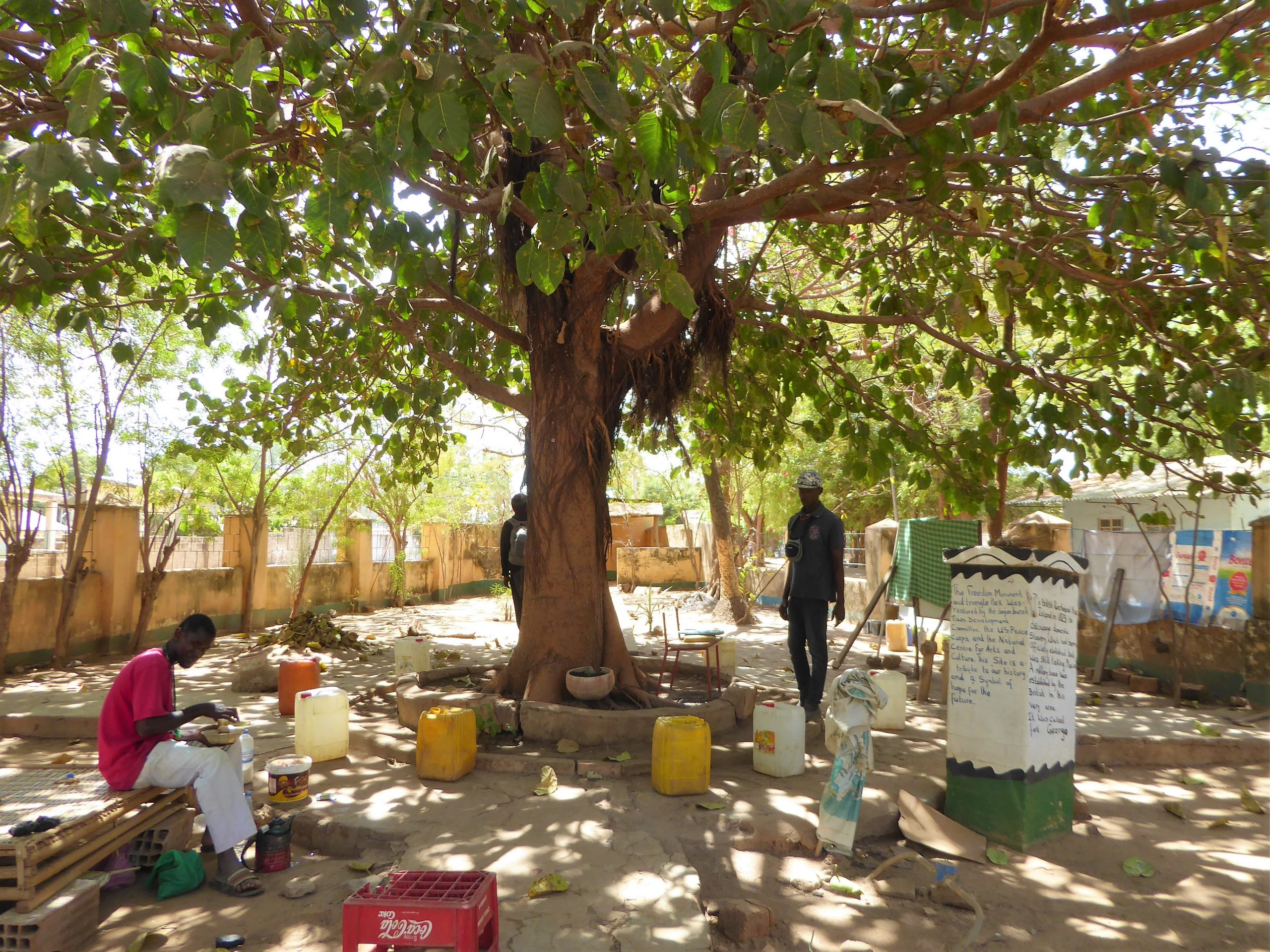 Freedom Monument and Triangle Park - Georgetown / Janjanbureh - The Gambia Freedom Monument and Triangle Park - Georgetown / Janjanbureh - The Gambia