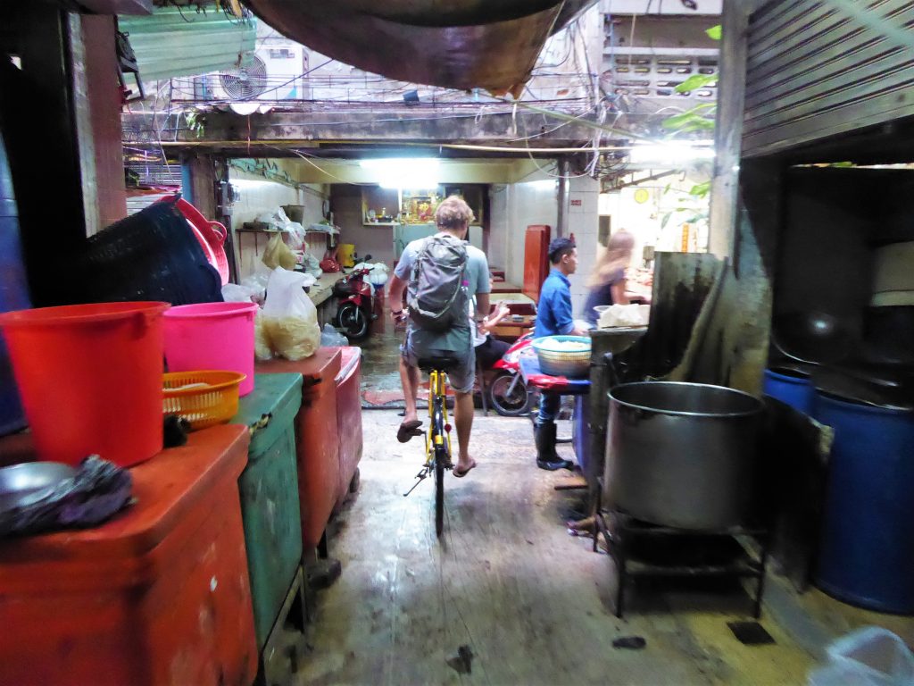 De kleine straatjes in van Bangkok - Co van Kessel