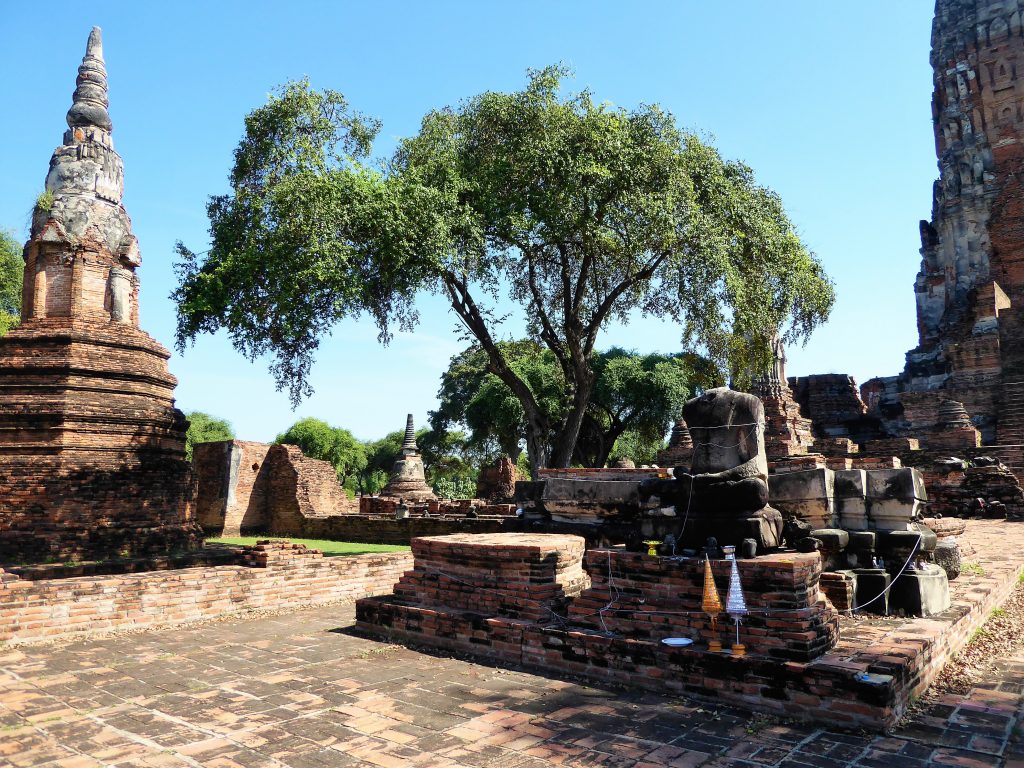 Fietsen tussen de tempels van Ayutthaya - Thailand 