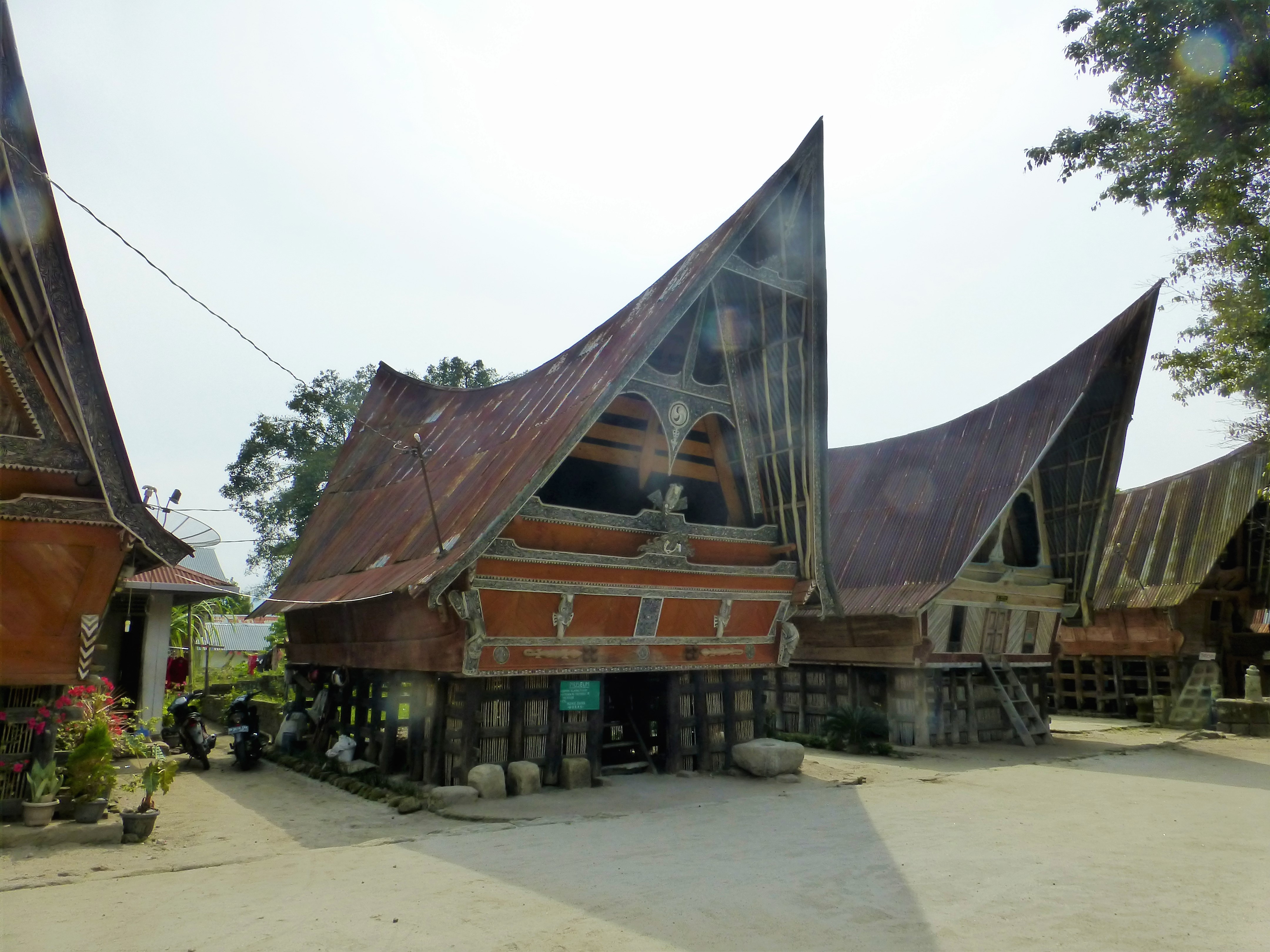 Travel Guide Samosir Island - Go Swim in Lake Toba - Sumatra, Indonesia