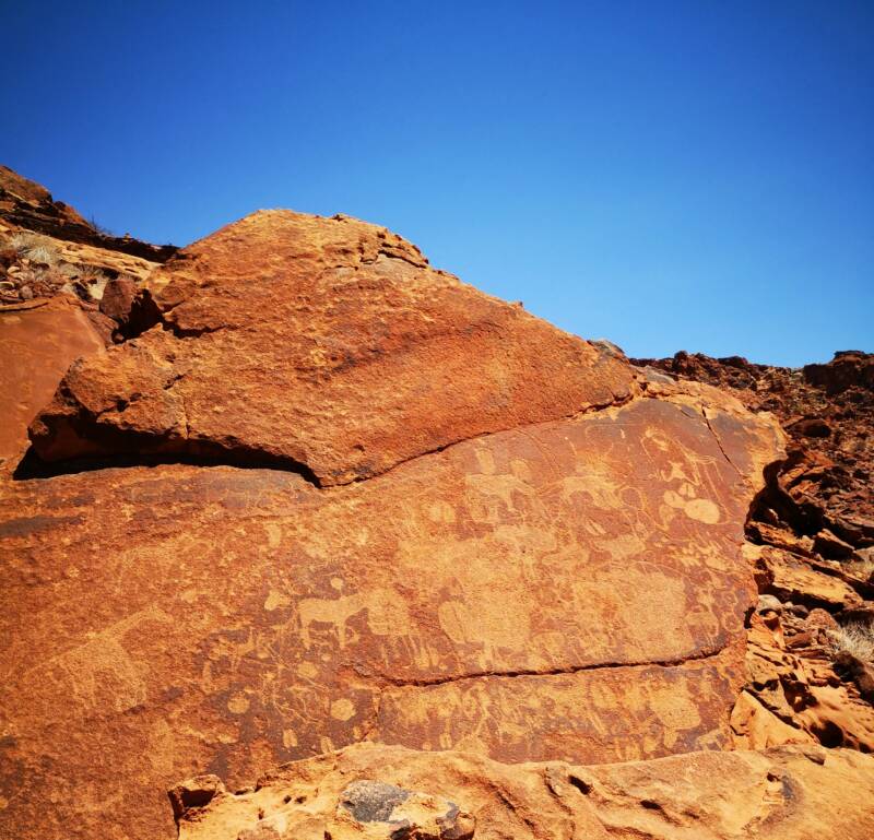 Rotstekeningen Twyfelfontein - natuur erfgoed van Namibië 