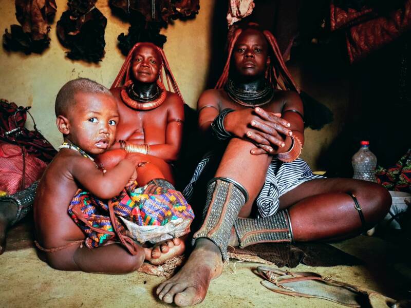 Himba, een van de inheemse volken in Namibië 