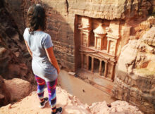 Travel tour Jordan - View on the Treasury in Petra