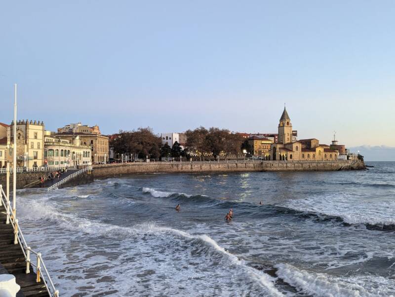 Travel Guide Sightseeing Gijon - Asturias - Visit the port city of Gijon & surroundings - Spain