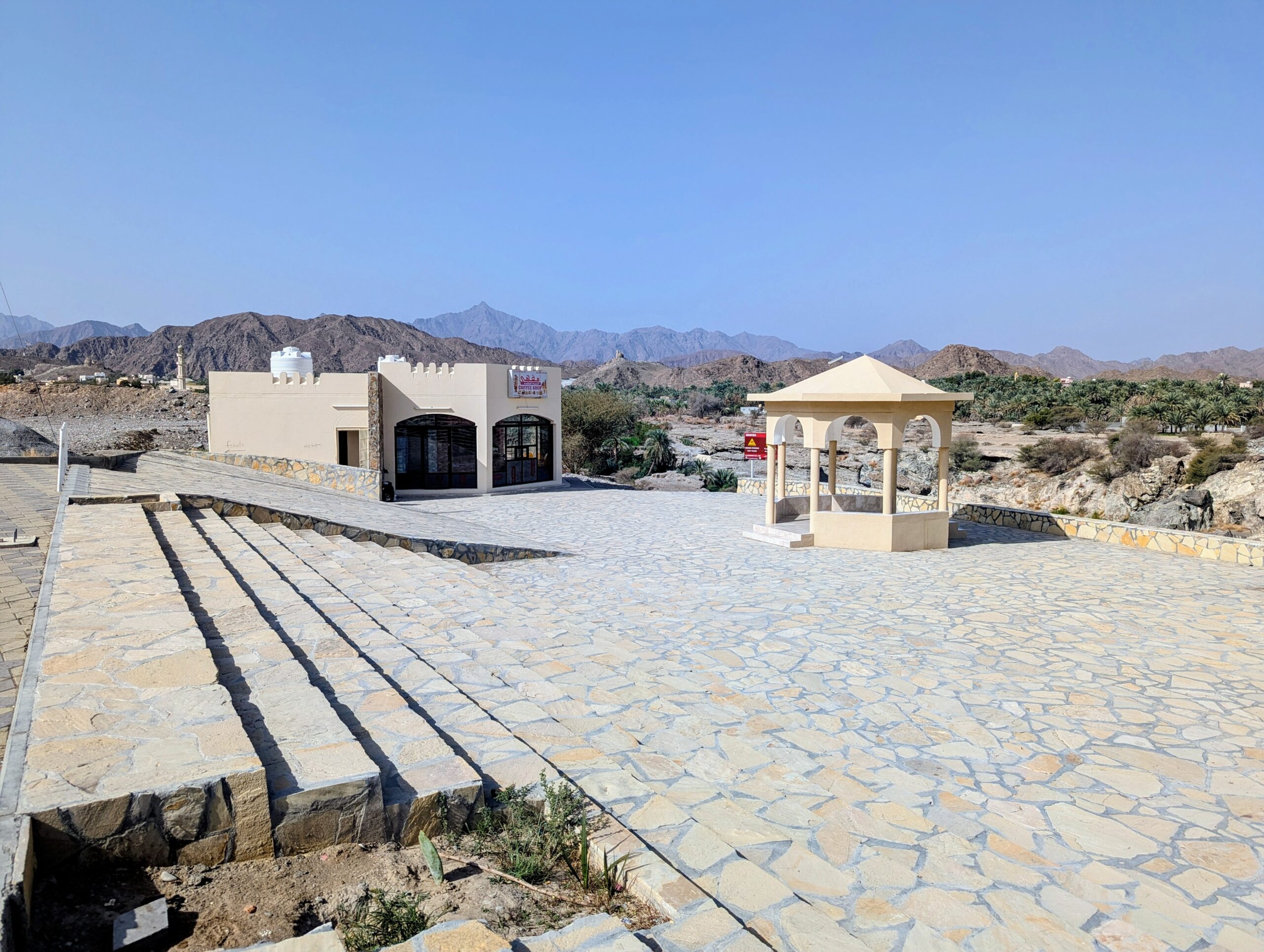 Parkiglot at the start of Wadi Hoqain - Oman