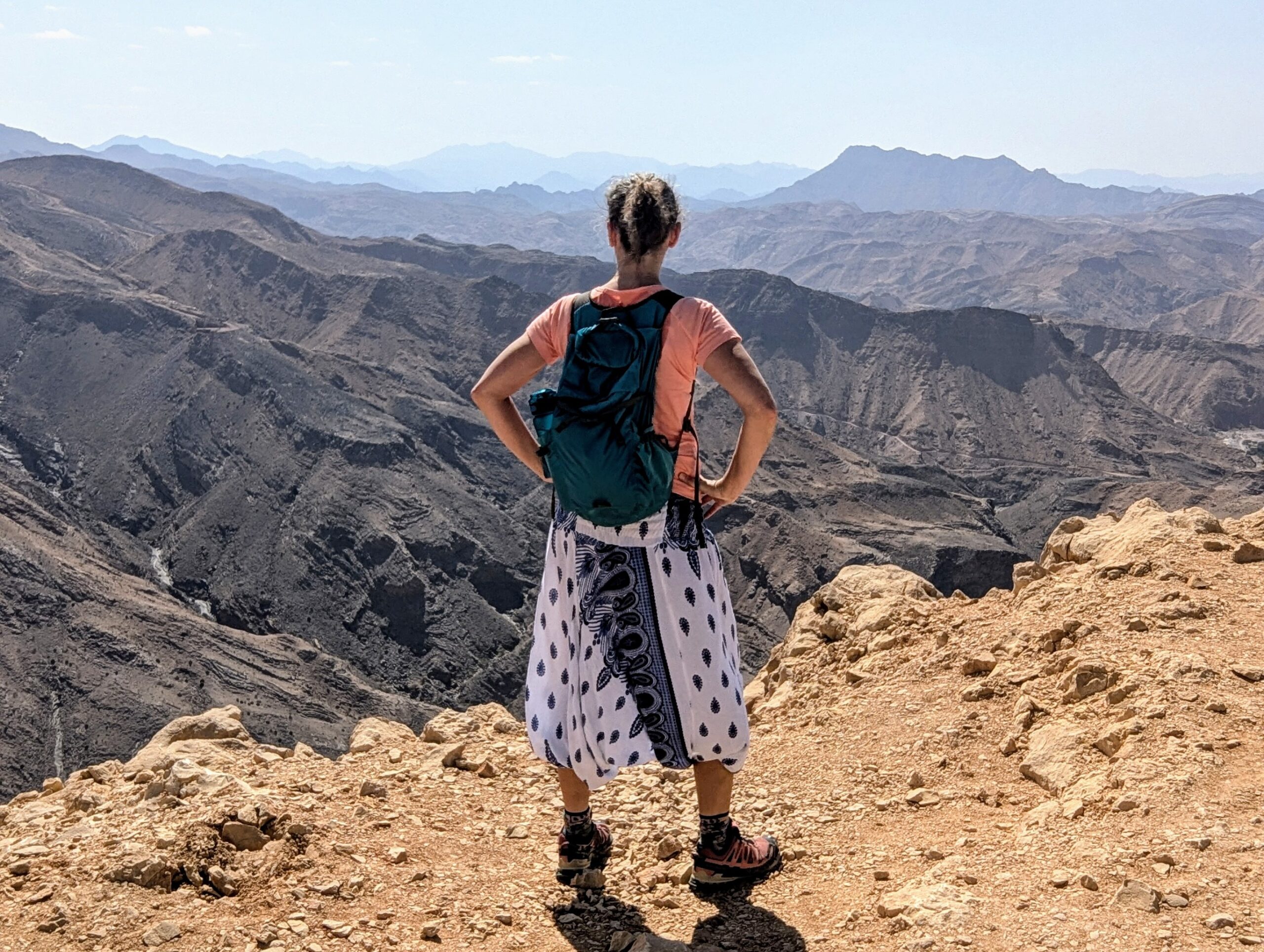 solo female travel Oman | traveling to Oman as a woman | what to wear in Oman woman | Oman solo travel tips | is Oman safe for women