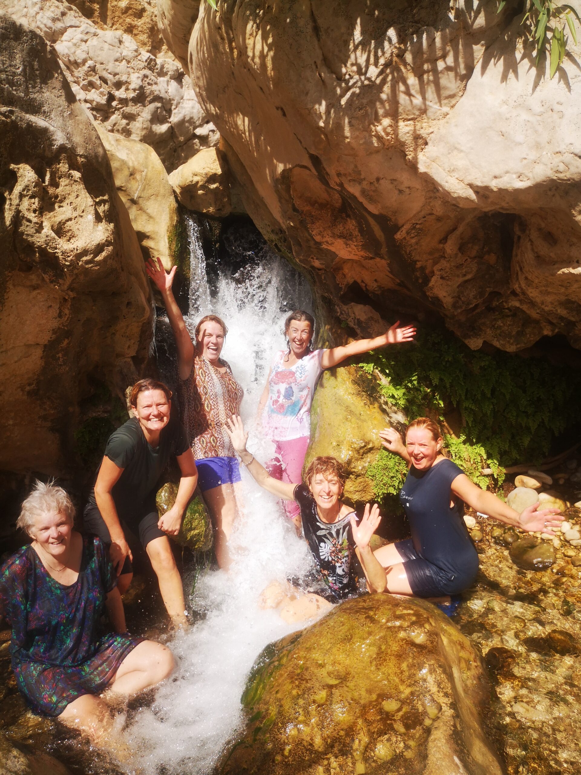 Wadi Bani Khalid - Group Tour Oman 2021
