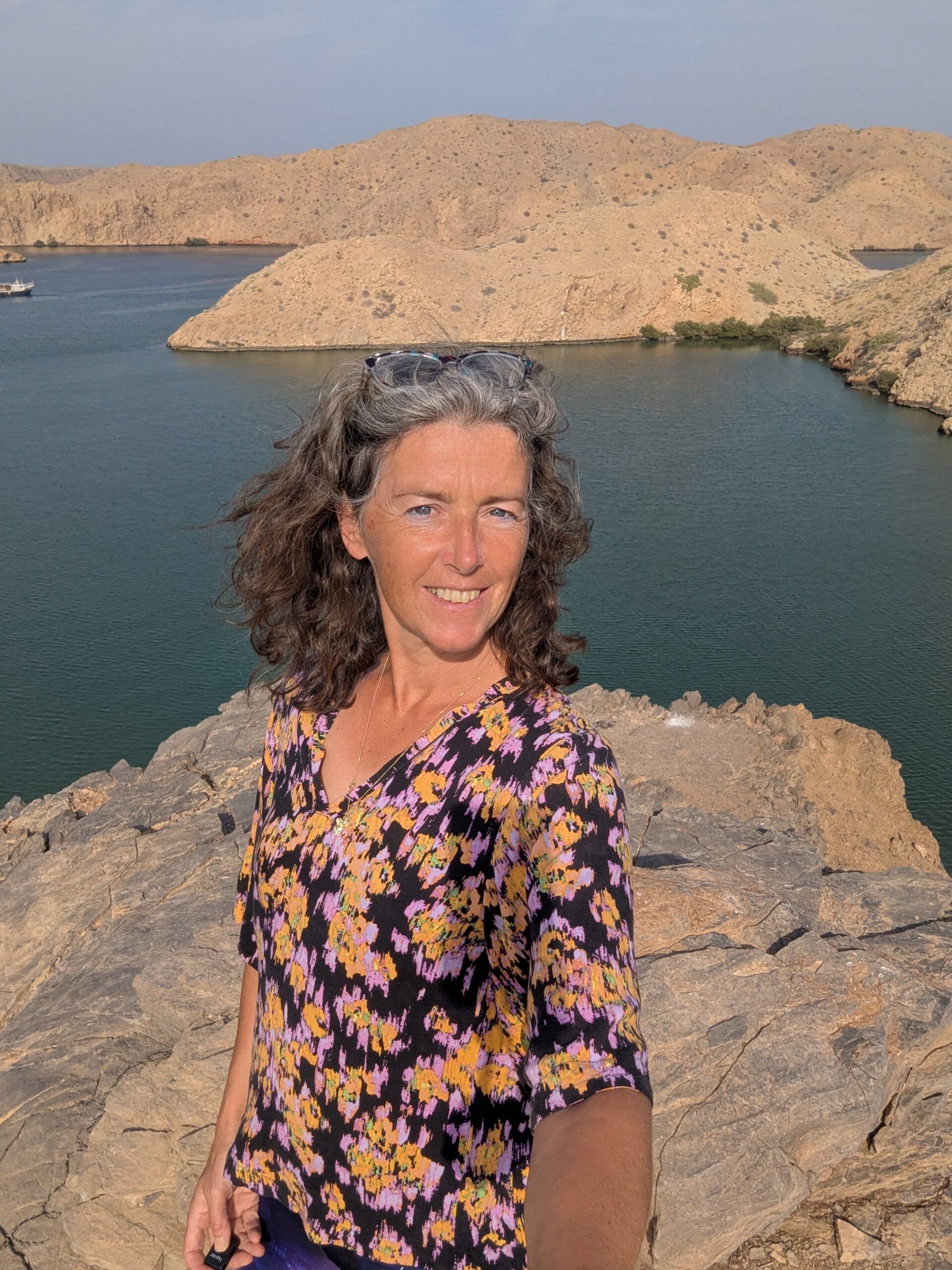solo female travel Oman | traveling to Oman as a woman | what to wear in Oman woman | Oman solo travel tips | is Oman safe for women