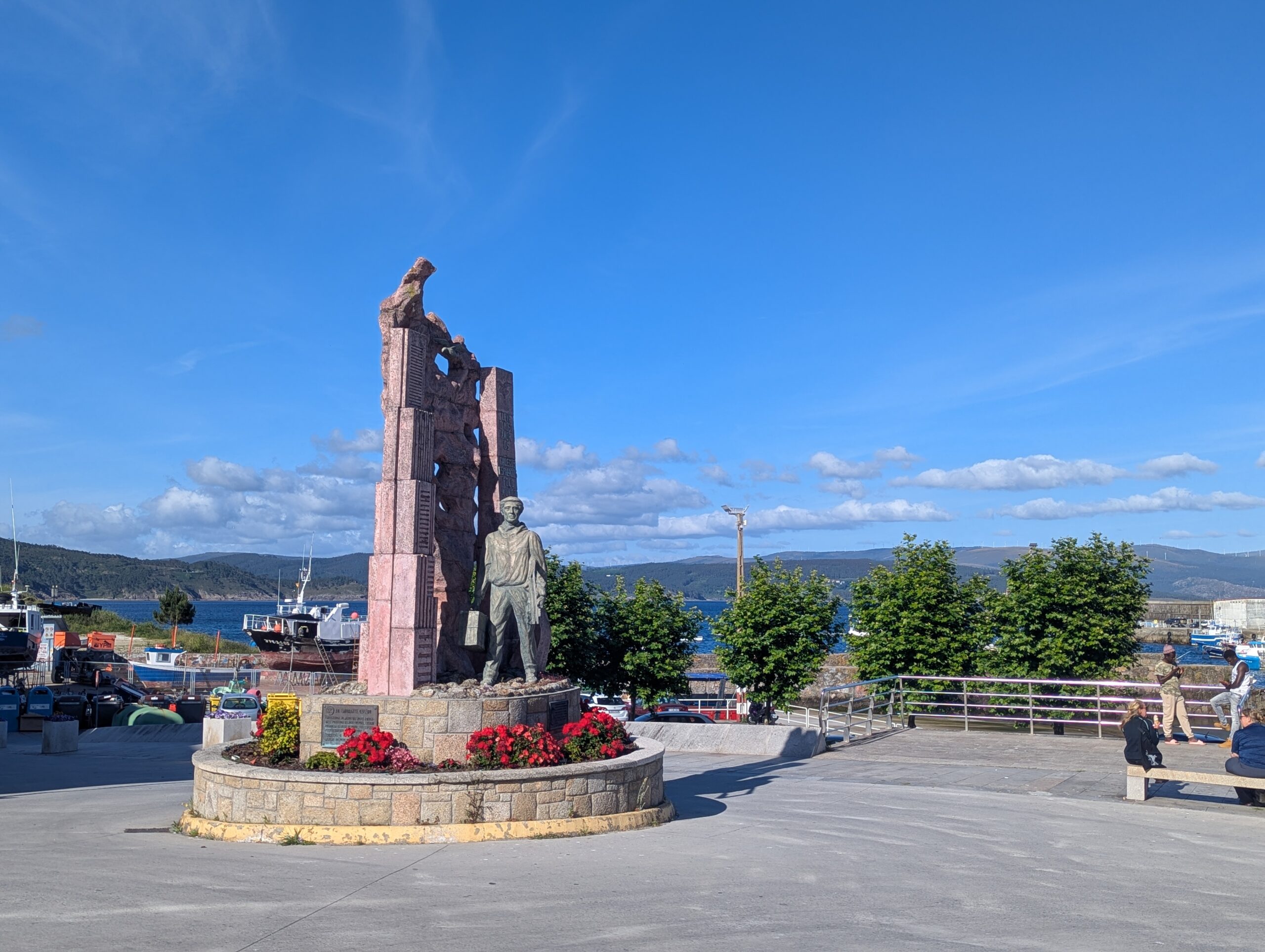 Monumento ao Emigrante